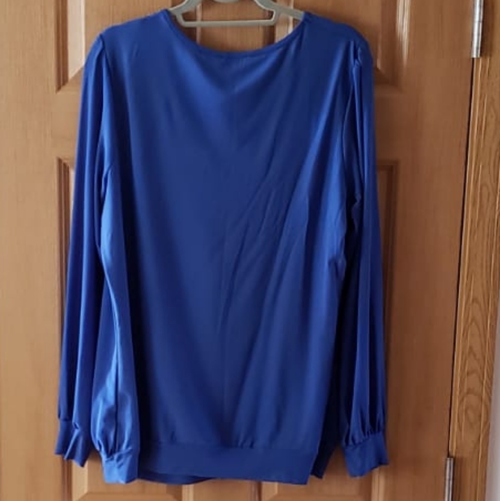 Blue top - Picture 5 of 5